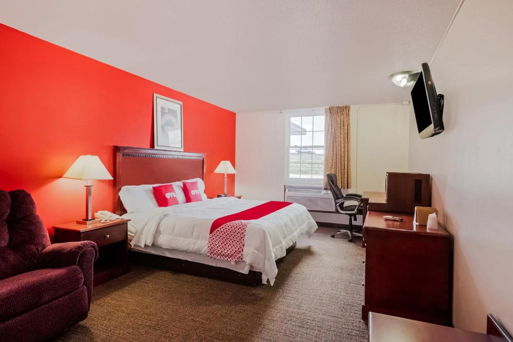 King Bed Smoking interior
